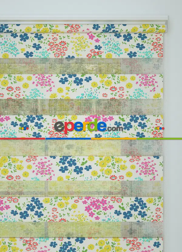 Çocuk Odası - Pembe Mavi Çıtır Çiçek Desenli Baskılı Zebra Perde