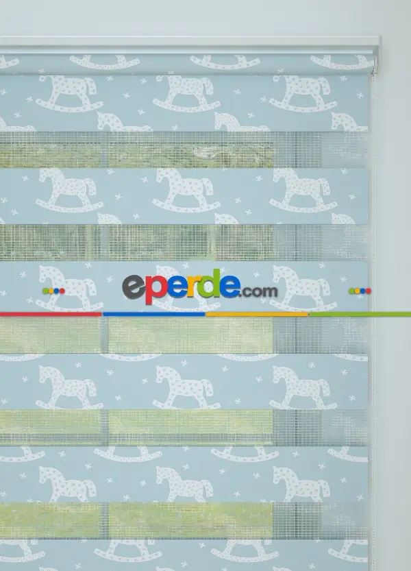 Açık Mavi Sallanan At Desenli Baskılı Zebra Perde
