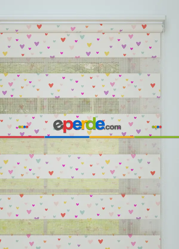 Bebek Odası - Mor Pembe Minik Kalp Desenli Baskılı Zebra Perde