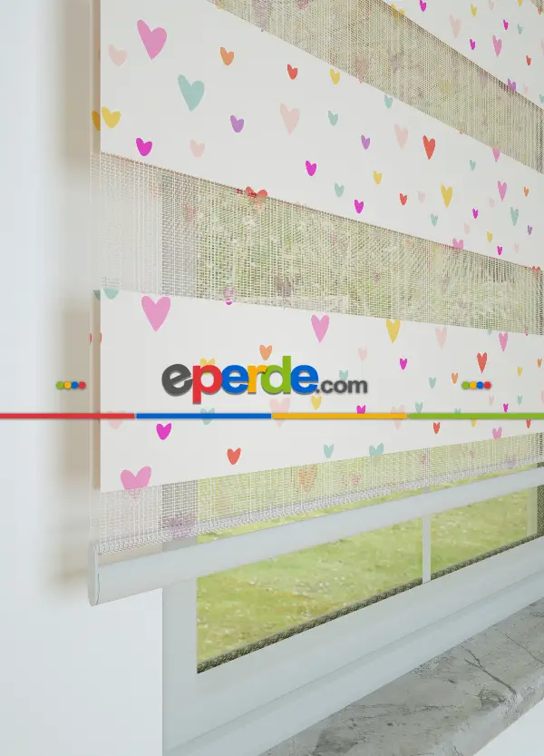 Bebek Odası - Mor Pembe Minik Kalp Desenli Baskılı Zebra Perde