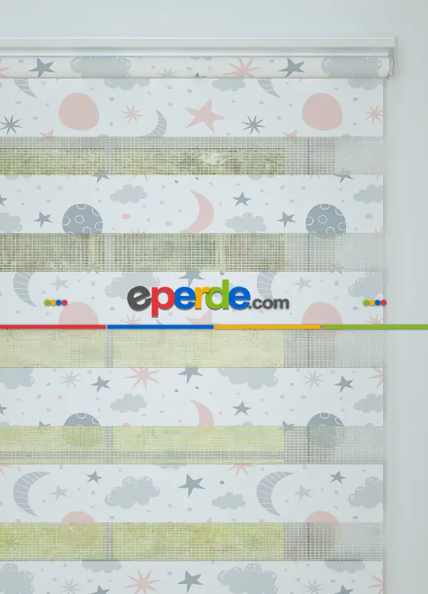 Bebek Odası - Gri Pembe Yıldız Ve Bulut Desenli Baskılı Zebra Perde