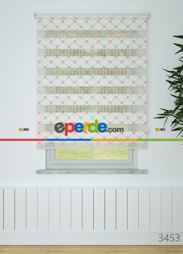 Bebek Odası - Yeşil Pembe Kalp Desenli Baskılı Zebra Perde