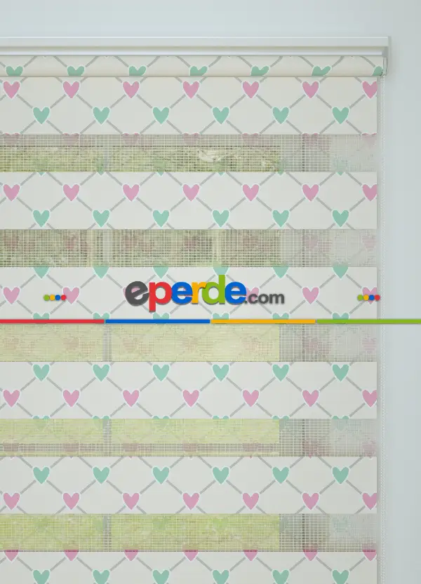 Bebek Odası - Yeşil Pembe Kalp Desenli Baskılı Zebra Perde