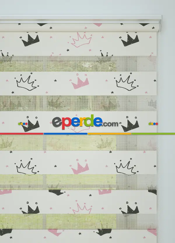 Bebek Odası - Pembe Taç Desenli Baskılı Zebra Perde