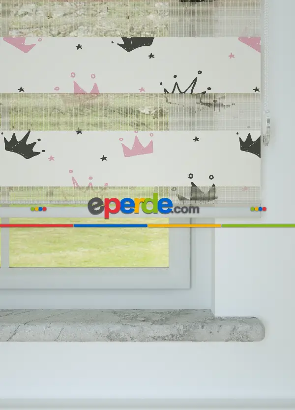 Bebek Odası - Pembe Taç Desenli Baskılı Zebra Perde