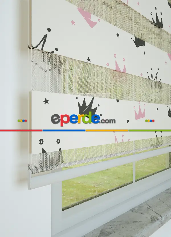 Bebek Odası - Pembe Taç Desenli Baskılı Zebra Perde