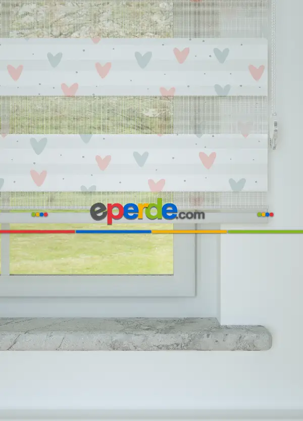 Bebek Odası - Pembe Mavi Minik Kalp Desenli Baskılı Zebra Perde