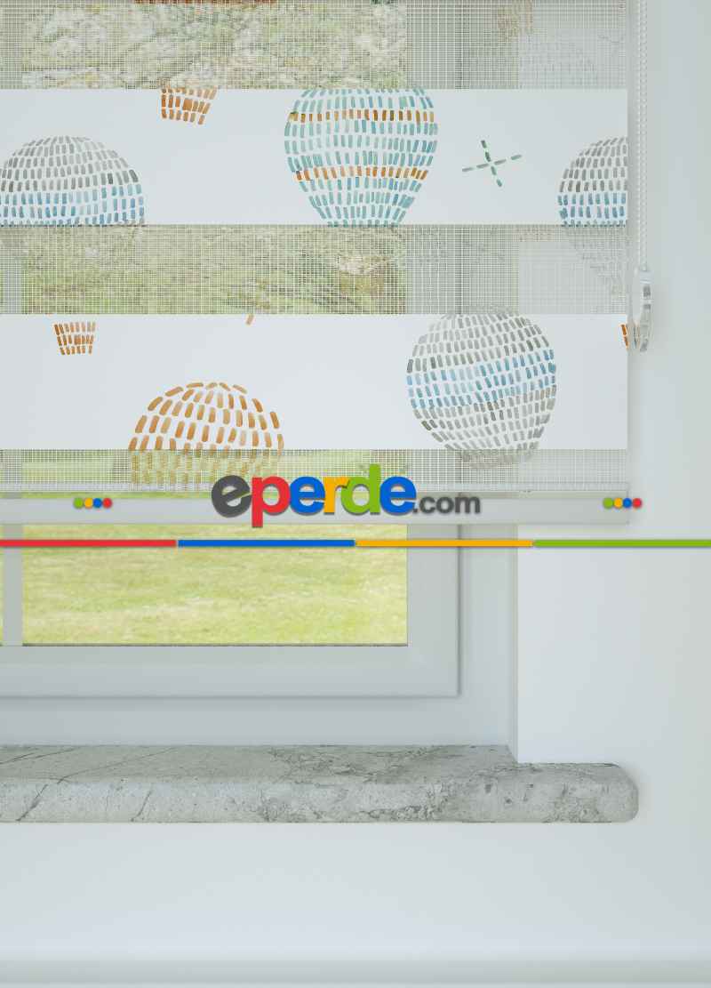 Bebek Odası - Turuncu Mavi Uçan Balon Desenli Baskılı Zebra Perde