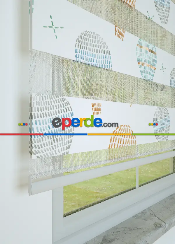 Bebek Odası - Turuncu Mavi Uçan Balon Desenli Baskılı Zebra Perde