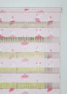 Bebek Odası - Pembe Dansçı Tavşan Desenli Baskılı Zebra Perde