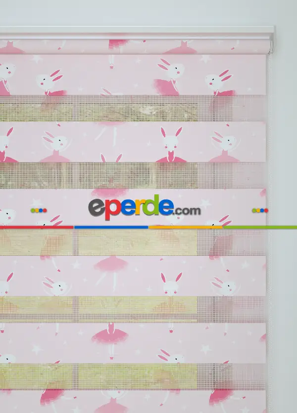 Bebek Odası - Pembe Dansçı Tavşan Desenli Baskılı Zebra Perde