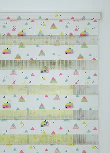 Bebek Odası - Pembe Yeşil Dağ Desenli Baskılı Zebra Perde