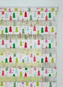 Bebek Odası - Kırmızı Yeşil Çam Ağacı Desenli Baskılı Zebra Perde