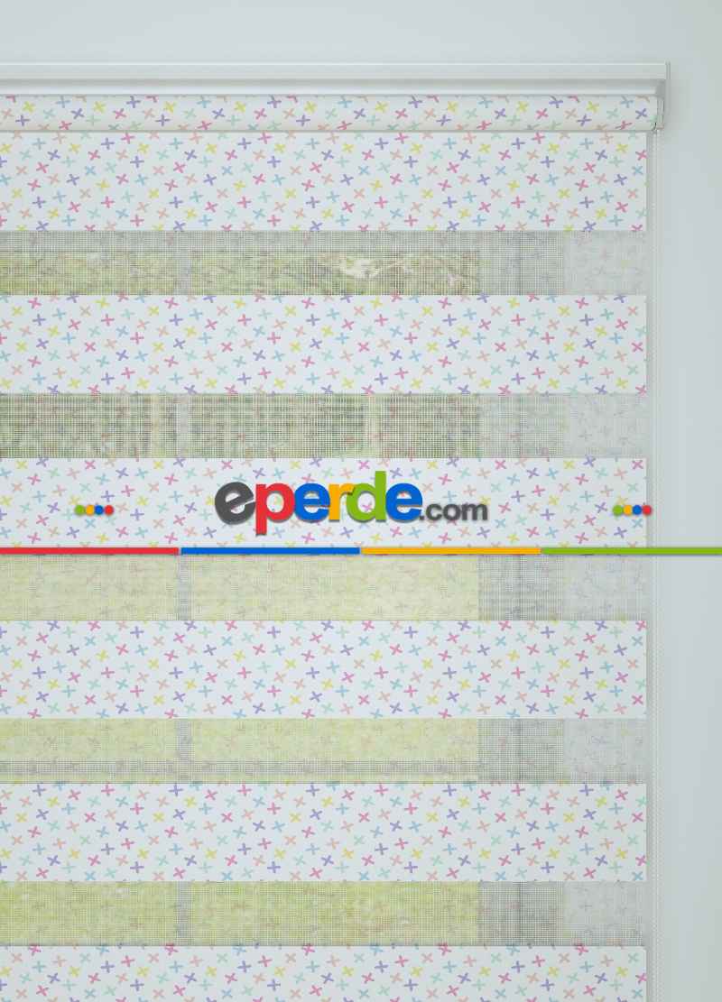 Bebek Odası - Mavi Mor Artı Ve Çarpı Desenli Baskılı Zebra Perde