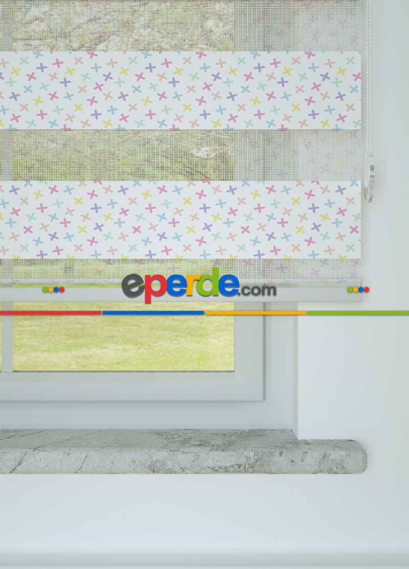 Bebek Odası - Mavi Mor Artı Ve Çarpı Desenli Baskılı Zebra Perde