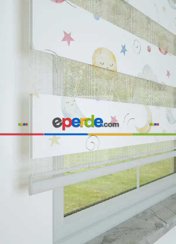 Mavi Sarı Gezegen Ve Yıldız Desenli Baskılı Zebra Perde