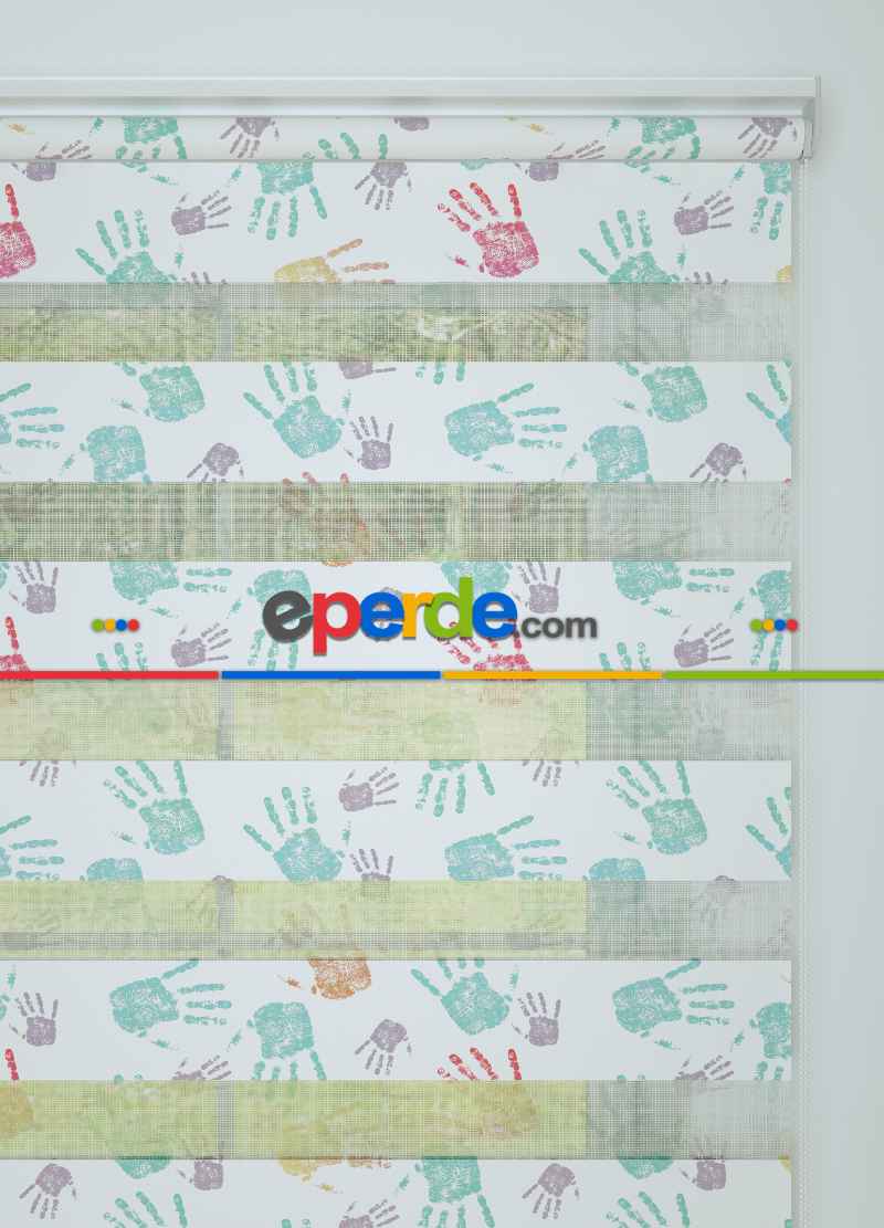 Çocuk Odası - Mor Yeşil El İzi Desenli Baskılı Zebra Perde