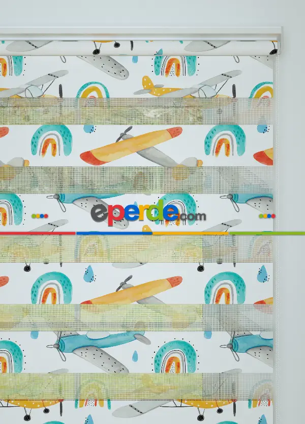Turuncu Uçak Ve Gökkuşağı Desenli Baskılı Zebra Perde