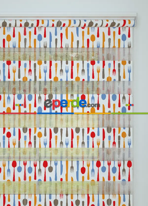 Mutfak - Turuncu Kırmızı Çatal Bıçak Desenli Baskılı Zebra Perde