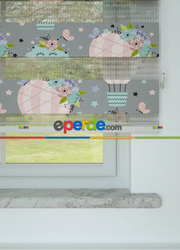 Pembe Gri Uçan Balon Ve Bulut Desenli Baskılı Zebra Perde