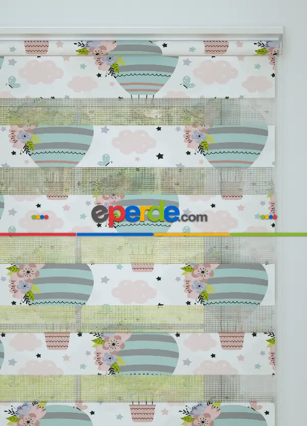 Mavi Pembe Uçan Balon Desenli Baskılı Zebra Perde