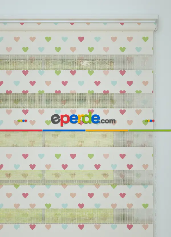 Pembe Yeşil Kalp Desenli Baskılı Zebra Perde