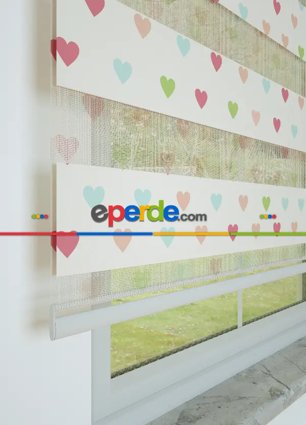 Pembe Yeşil Kalp Desenli Baskılı Zebra Perde