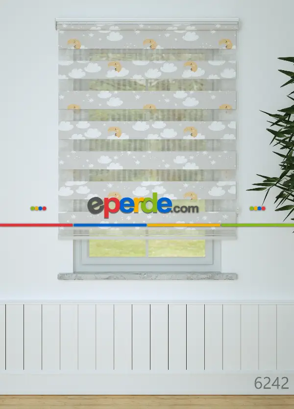 Açık Gri Sarı Bulut Ve Ay Desenli Baskılı Zebra Perde