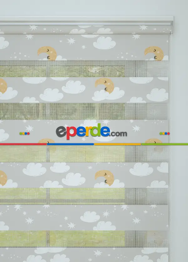 Açık Gri Sarı Bulut Ve Ay Desenli Baskılı Zebra Perde