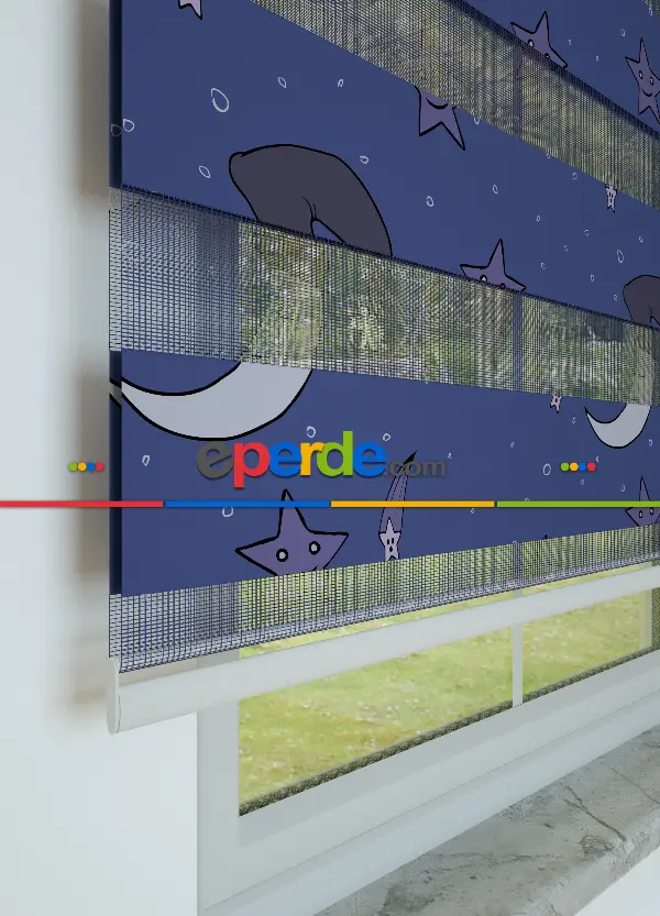 Morumsu Lacivert Ay Ve Yıldız Desenli Baskılı Zebra Perde