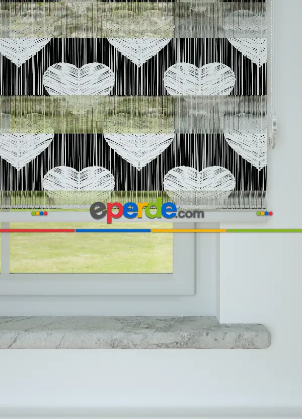 Siyah Kalp Desenli Baskılı Zebra Perde