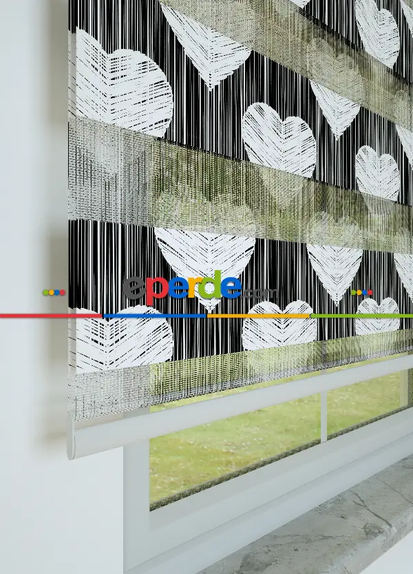 Siyah Kalp Desenli Baskılı Zebra Perde