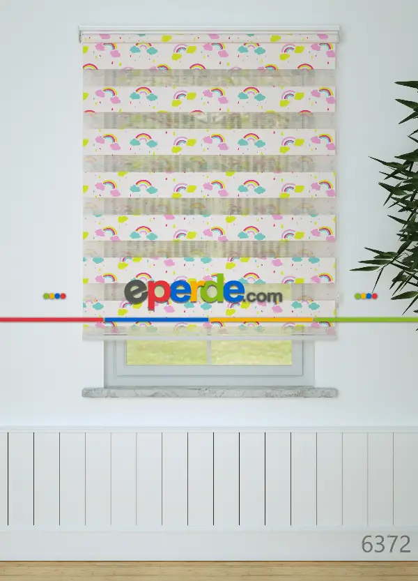 Pembe Sarı Gökkuşağı Ve Bulut Desenli Baskılı Zebra Perde